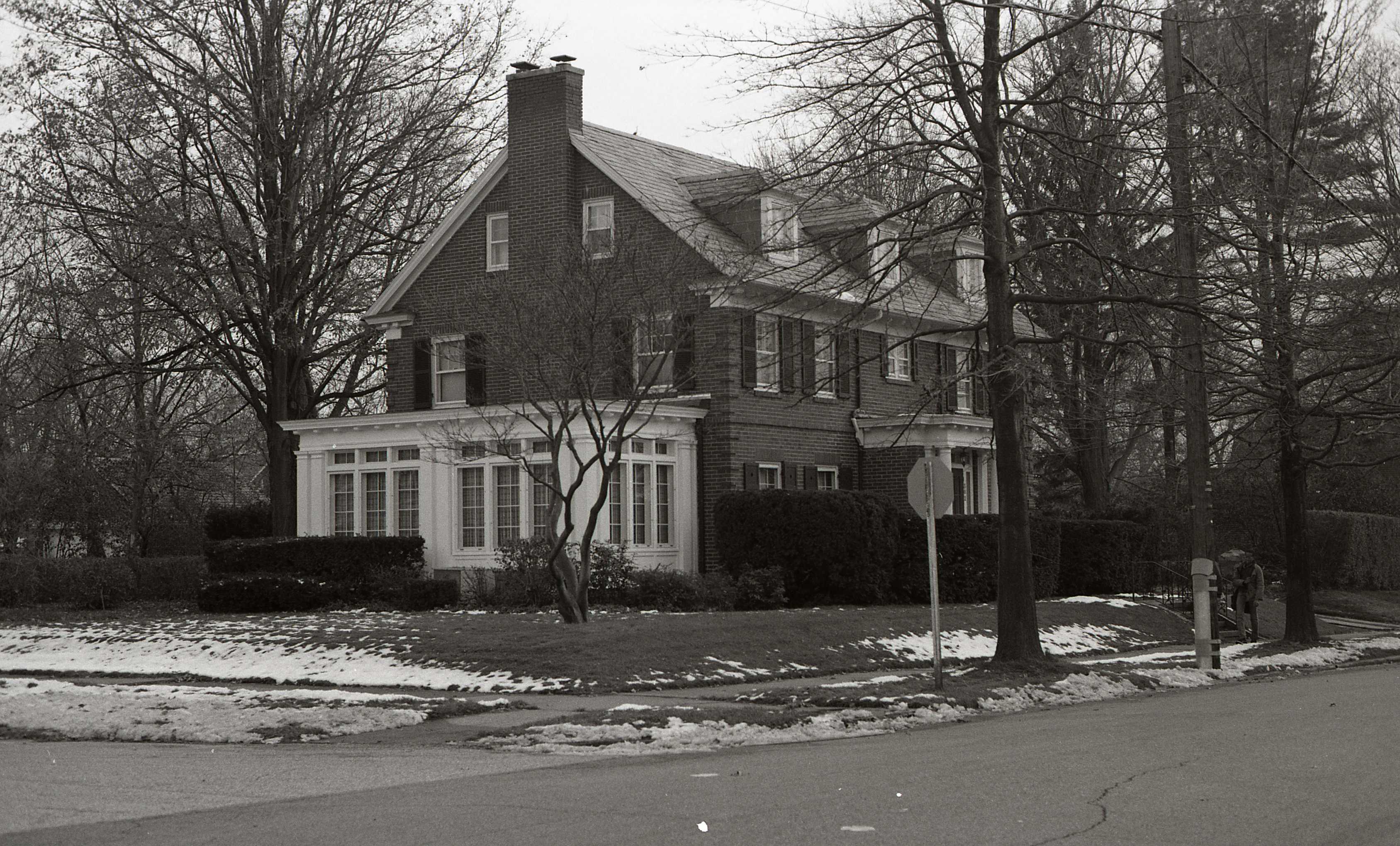 302 Sunnyside Street